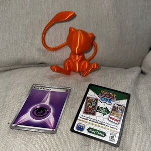 Orange Mew 3D print Figurine New with Pokémon Cards